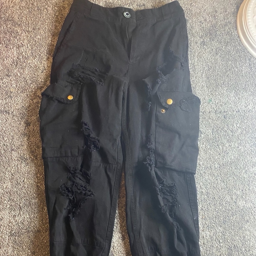 BLACK CARMAR CARGO PANTS.